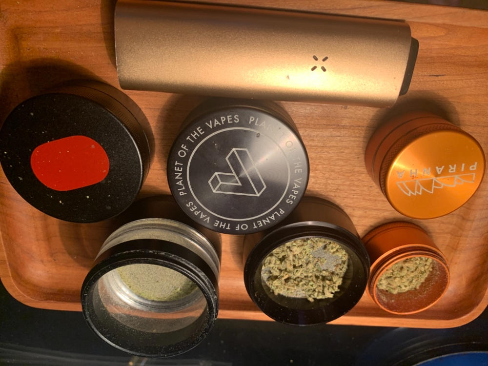 Planet of the Vapes 4 Piece Grinder - Customer Photo From Lawrence Grabowski