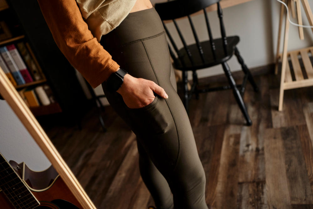 Rise Thermo Pocket Leggings Forest Green - Customer Photo From Nicole
