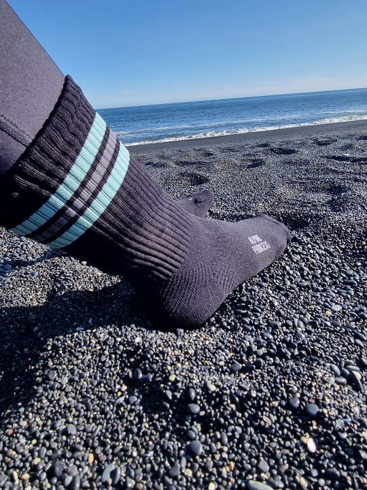 Summit Hike Crew Socks - Deep Ocean - Customer Photo From Alenka Šenk Erpič