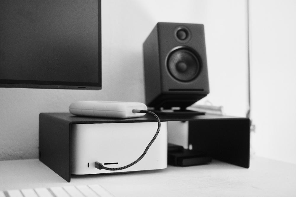 The Monitor Stand - Customer Photo From Nikolai Knackmuss