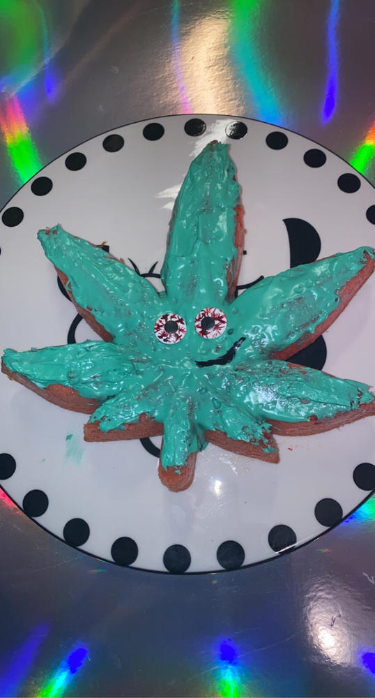 Marijuana Silicone Cake Mold - Unique Gifts - Streamline