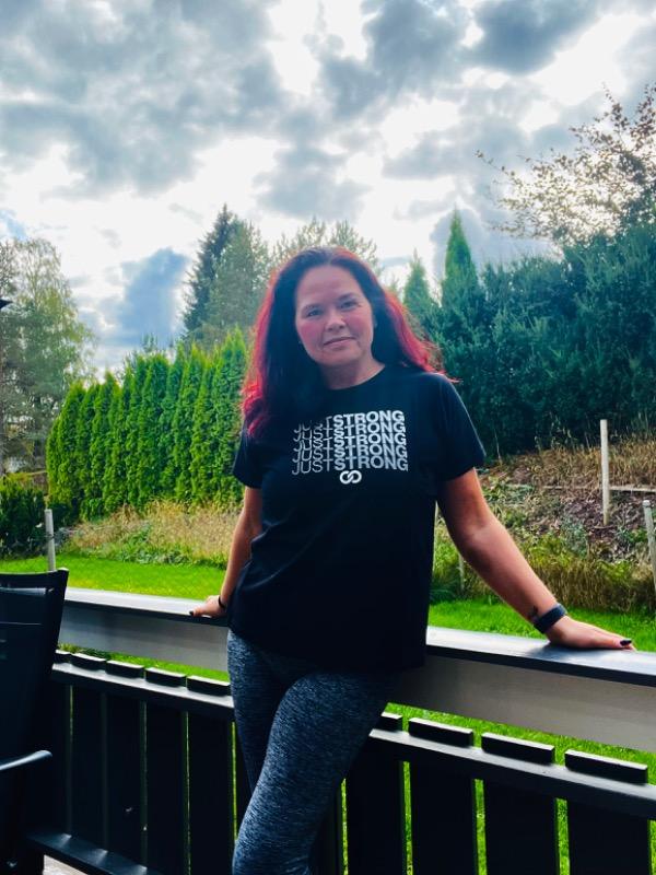 Black Fade Graphic Tee - Customer Photo From Anette Melbye