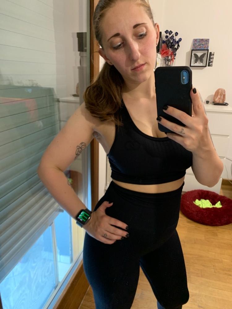 Midnight Ombre Performance Sports Bra - Customer Photo From Elisa Rosso