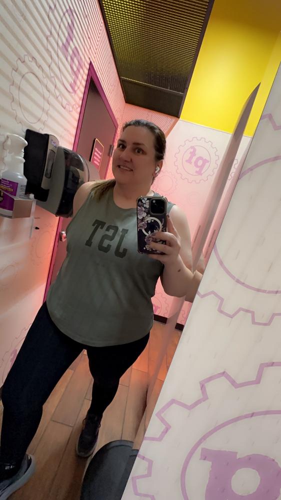 Training Club Drop Arm Tank - Washed Olive - Customer Photo From Maria Little