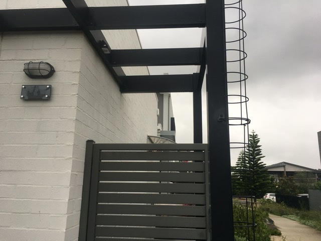 Compact Solar Floodlight | Motion Sensor | 20LED | OVERWATCH - Customer Photo From 