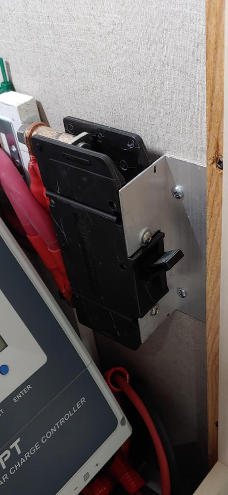 MidNite Solar MNEDC250 Circuit Breaker 250A 125VDC - Customer Photo From Charles David Lynn