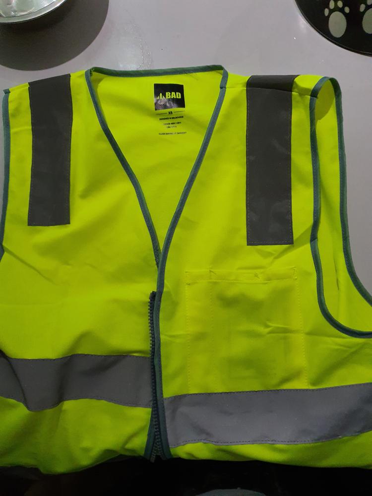 SULWZM High Visibility Reflective Vest with Sweat Absorbed Collar,  Fashionable Safety Vests with Fully Closure Zipper(Yellow & Black), Large 