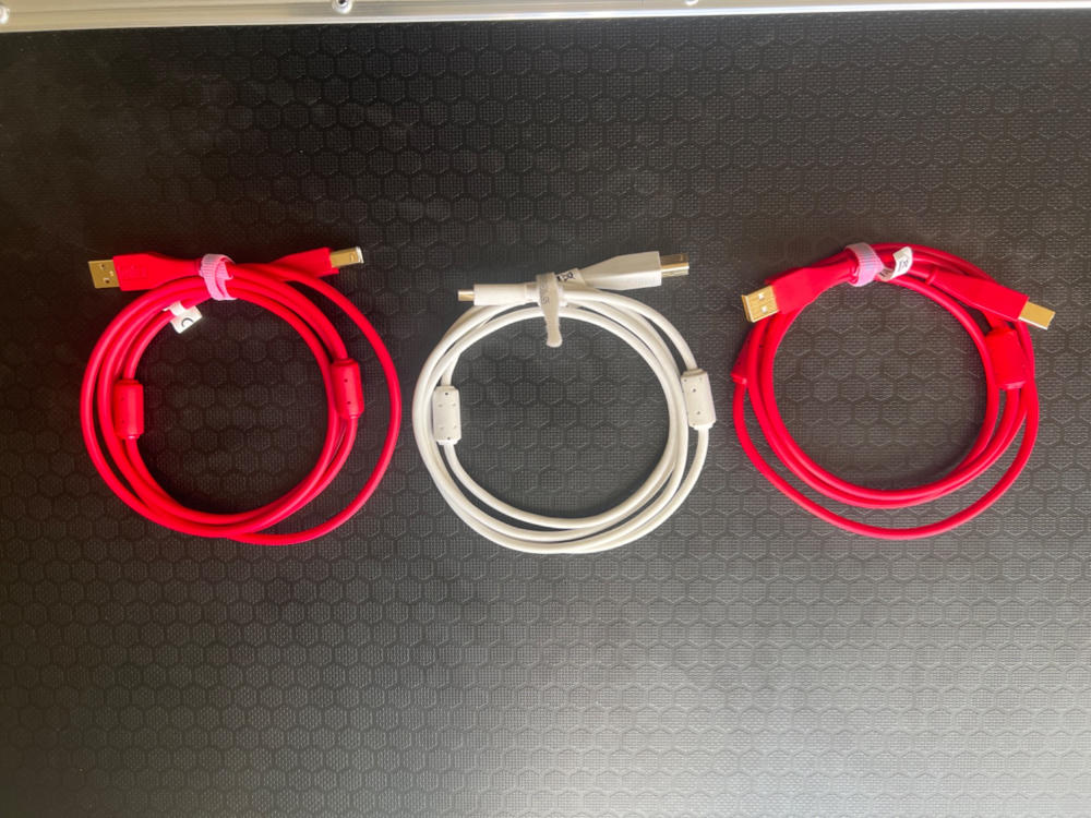 Chroma Cables: Audio Optimized USB Cables - Customer Photo From Francisco Moreno