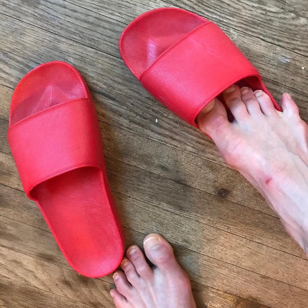 UNISLIDE - Unisex Slides - Customer Photo From M__nolia