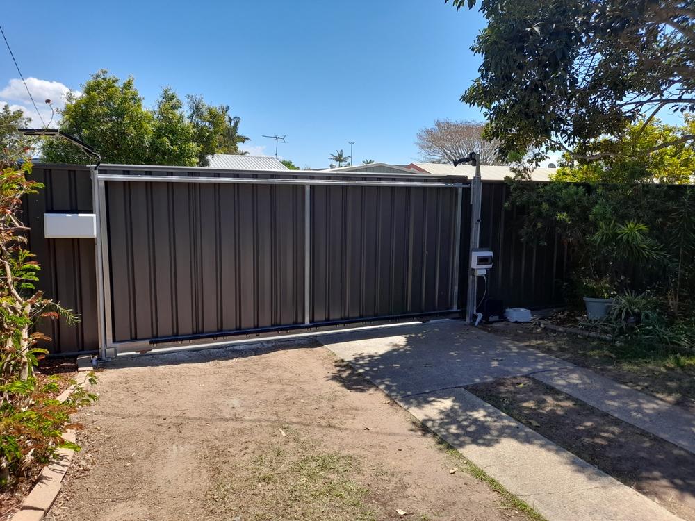 Colorbond Fencing Panel. STD Profile. 100% Australian Made (2.4m long) 3x Sheets, 2x Posts, 2x Rails, Screws - Customer Photo From Phil S.
