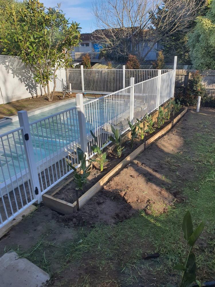 Aluminium deals pool fencing