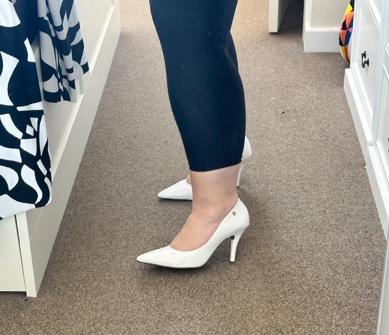 Vizzano 1184-1101 Pointy Toe Pump in White Patent - Customer Photo From Maria Dobradi