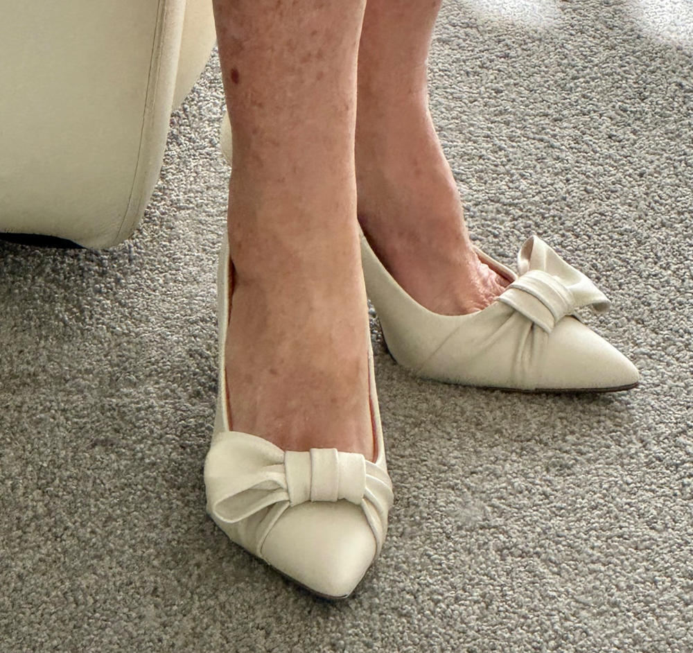 Vizzano 1184-1183 Pointy Toe Pump in Off White Napa - Customer Photo From Wendy Barrett