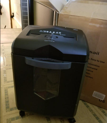 Black & Decker CC800 Paper Shredder. 7E - Lil Dusty Online