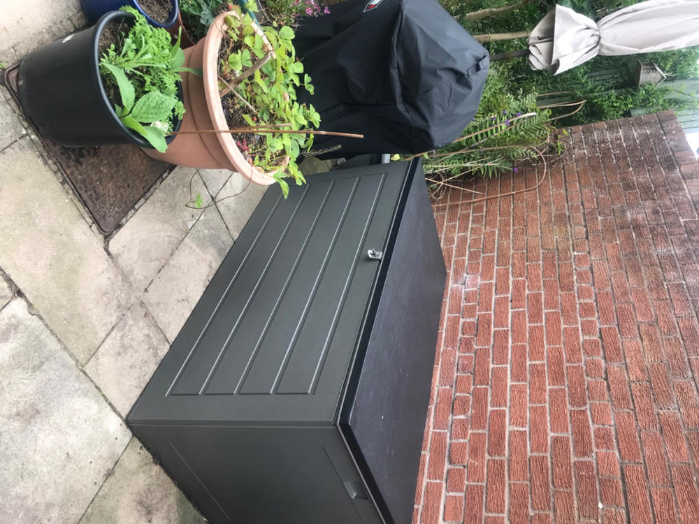Olsen & Smith 680L/830L MASSIVE Capacity Outdoor Garden Storage Box Plastic Shed - Weatherproof & Sit On with Wood Effect Chest - Customer Photo From Nicholas Boston