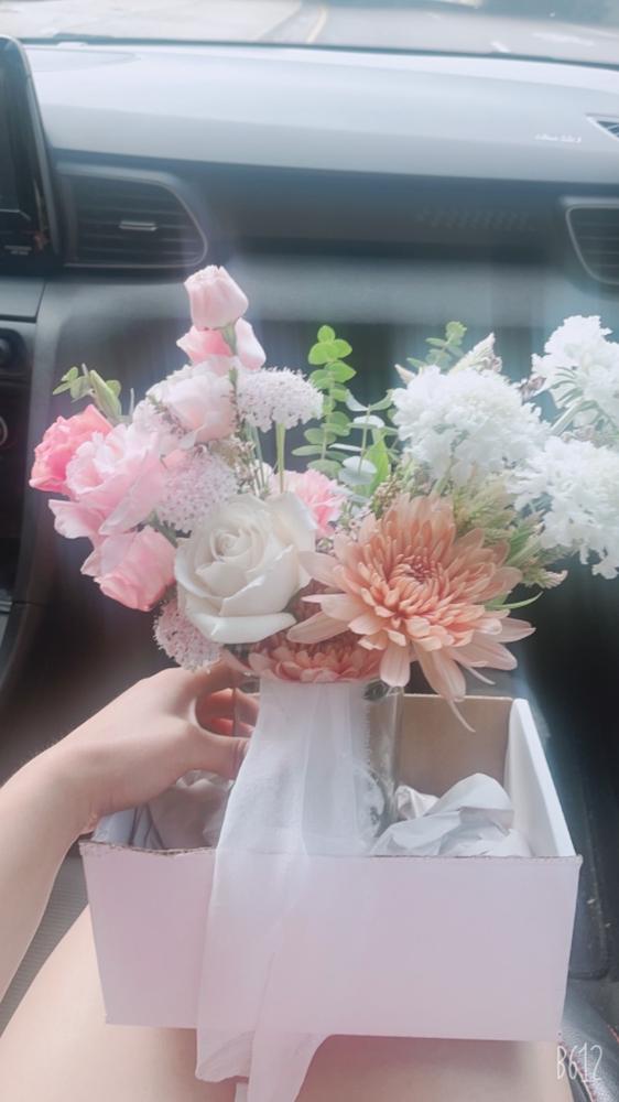 Dainty Bouquet - Customer Photo From Alejandra Caballero