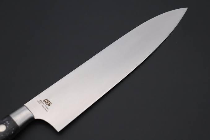 Hattori Forums FH Series Limited Edition "SNOW IN THE DARK" Gyuto (210mm~270mm, 3 Sizes, Dupont Corian® Handle) - Customer Photo From Buğra Anıl Türker