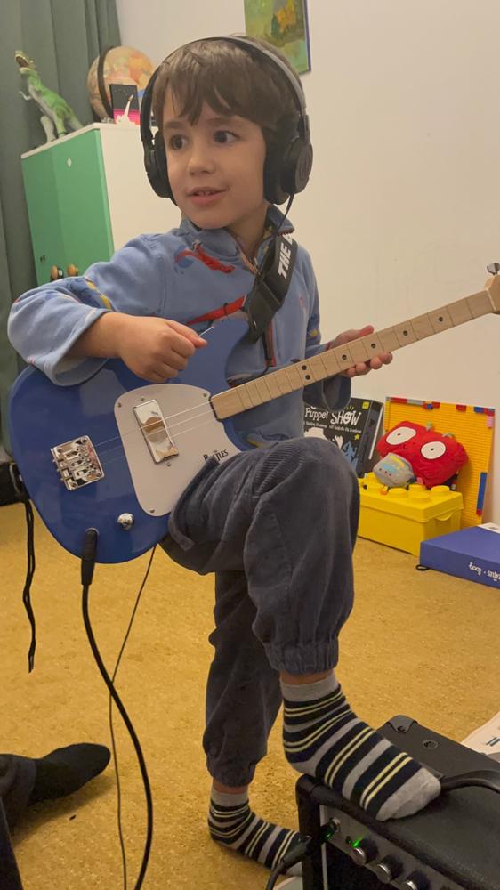 beatles + loog electric guitar - Customer Photo From Carla Fotea