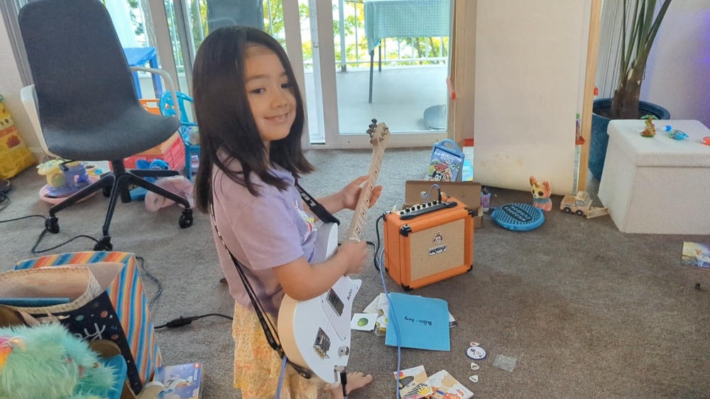 beatles + loog electric guitar - Customer Photo From Justin Hill