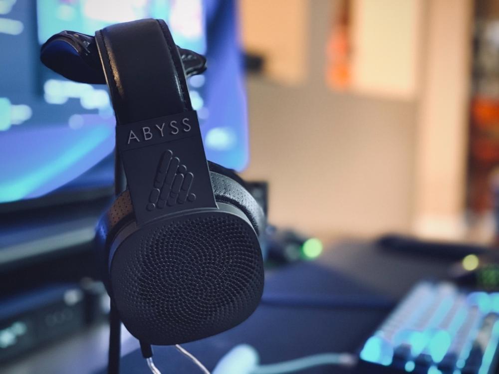 Abyss Diana V2 Premium Luxury Headphones - Customer Photo From Luis E.