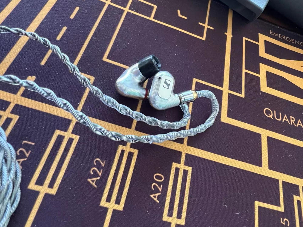 DD ddHiFi BC130A (Air Nyx) 4-Strand Silver Upgrade Earphone Cable - Customer Photo From Yi Y.
