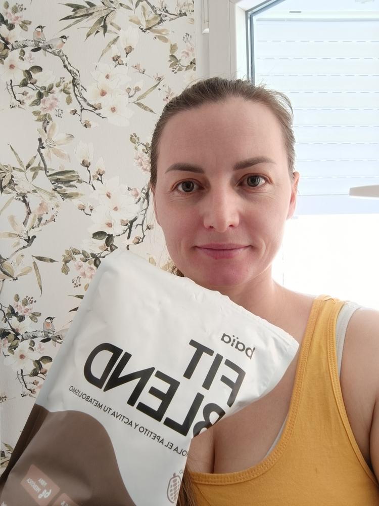 FIT BLEND™ CACAO - Customer Photo From Liliana Mírela Catrina Niculescu