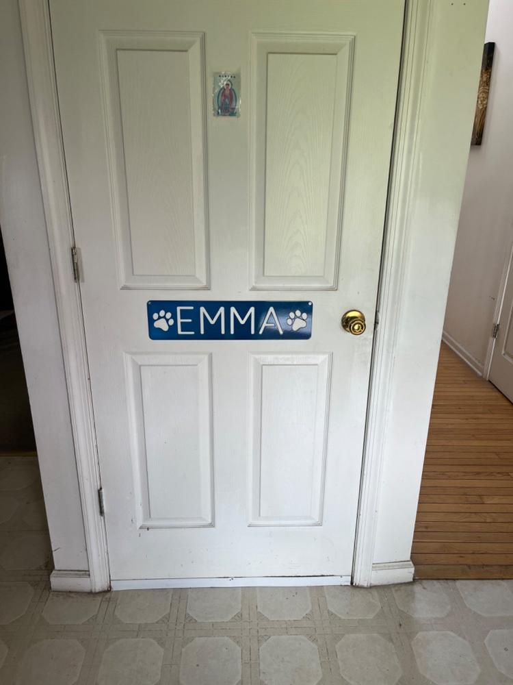 Pet Name Plaque with Paws - Customer Photo From TONY CHANG
