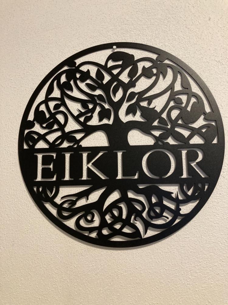 Tree of Life Monogram - Customer Photo From Jeannette Eiklor