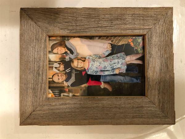 Barnwood Picture Frame, 1.5 Narrow, Rustic Barn Wood Frames, Reclaimed  Wooden Photo Frames 4X6, 5x7, 8x10, 11x14, Poster Farmhouse Decor 