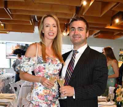 Anonymous verified customer review of Allia Pintuck Short Dress White Floral