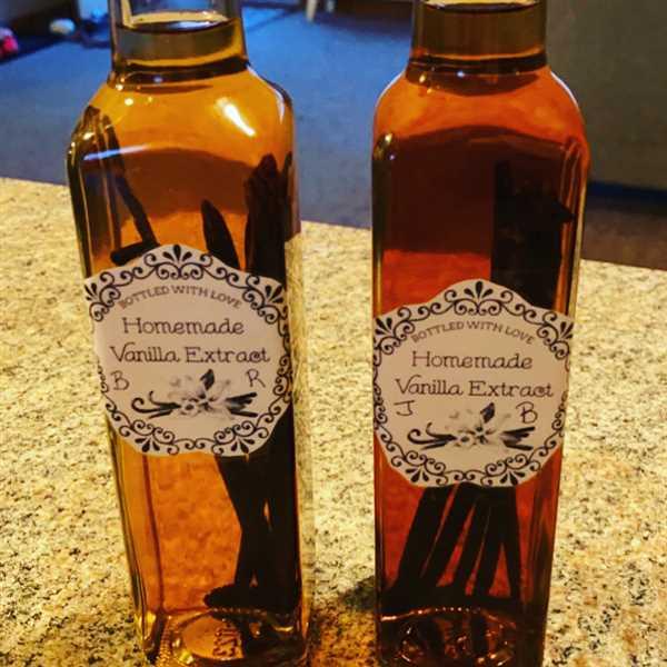 Small Glass Homemade Vanilla Extract Bottles