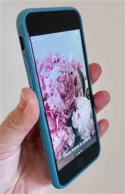 Andrea D. verified customer review of Colourful TPU protective slim simple iPhone Case