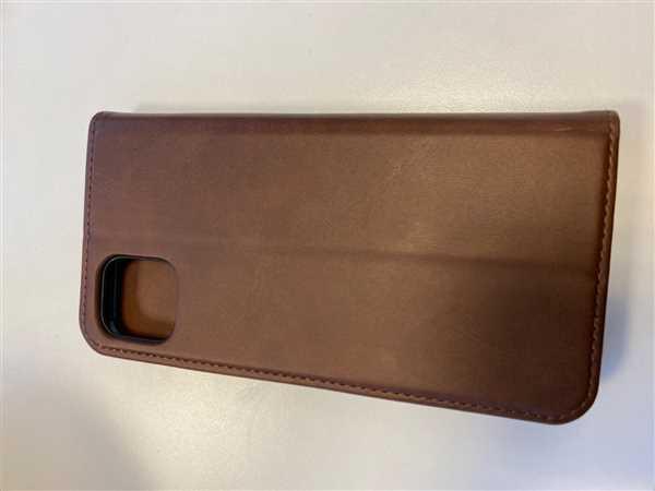Thomas Moore verified customer review of Leather wallet magnet close 3 card slots iPhone case