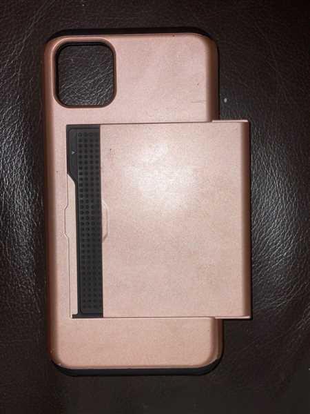 Michelle Miechel verified customer review of Protective slide card pocket matt surface iPhone Case