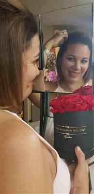 Rosario L. verified customer review of The Million Basic - Red Eternity Roses - Black Box