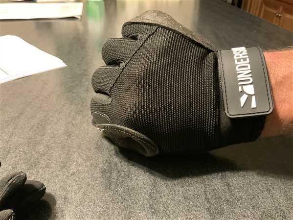 Undersun Fitness Resistance Bands Workout Gloves by James