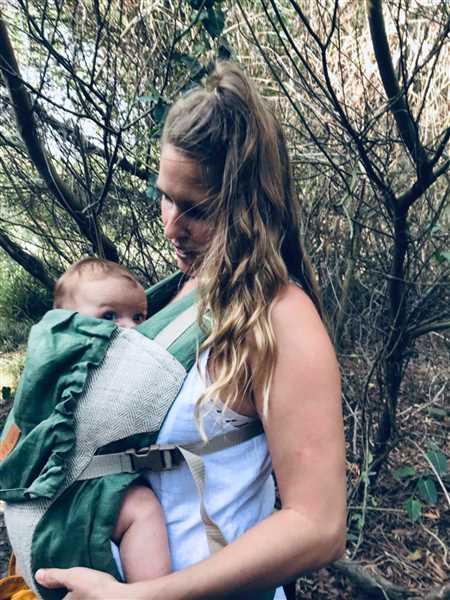 Tarryn Meason verified customer review of Eucalyptus Snap Baby Carrier