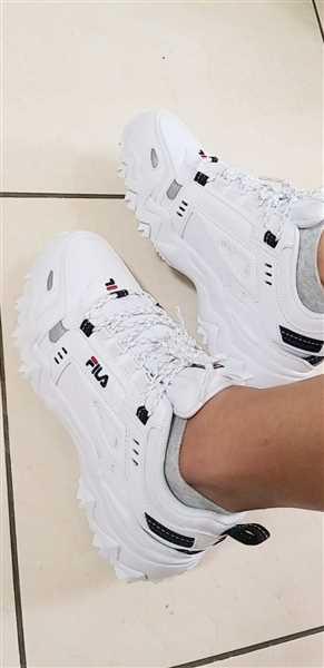 fila oakmont tr trail trainer in white