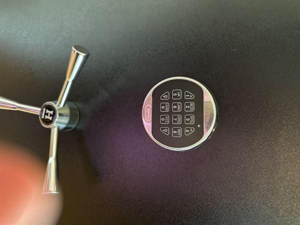 Yale nexTouch AURNTM-627-NR 626 Sectional Mortise Touchscreen Keypad Lock  W/ Deadbolt