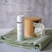 Hyaluronihappo & Vitamiinit ACE Kosteuttaja, tasoittaa ihon rakennetta ja väriä, sopii myös akneiholle, 97.5% luonnollista, vegaaninen Product Image