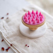 Bambu hiuspohjan hierontaharja päänahan hierontaan - Saaren Taika Decor Product Image