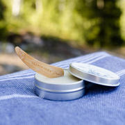 Bambuspaatteli voidedeodoranttien, voiteiden ja kuorintojen hygieeniseen annostelemiseen Product Image