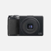 Ricoh GR IIIx, Black, Digital Compact Camera with 24MP APS-C Size CMOS  Sensor, 40mmF2.8 GR Lens (in The 35mm Format)