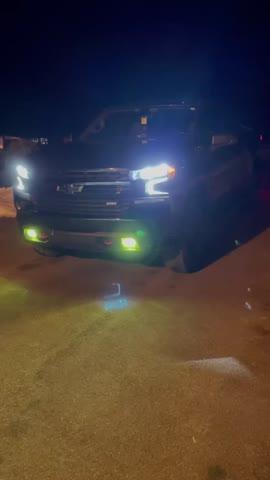 Chevy Silverado 1500 (19-  ) Fog Light Covers - Customer Photo From Serge Léger