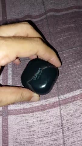 Galaxy Buds Live with Active Noise Cancellation & Deep Sound Stage - Mystic Black - Customer Photo From faisal munir