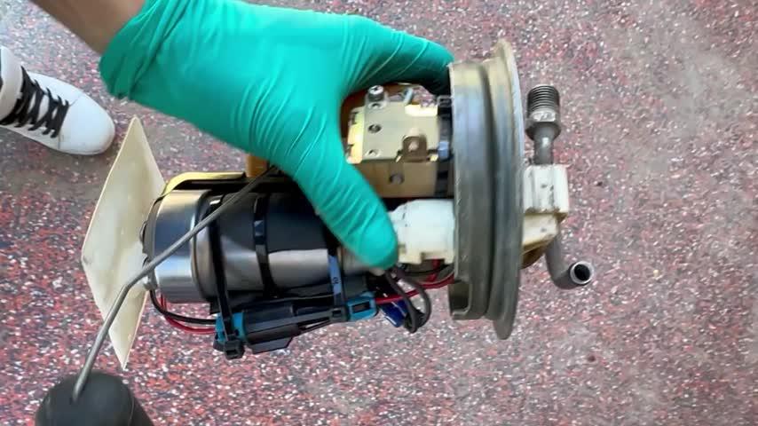 Genuine Walbro/TI F90000285 525LPH HELLCAT Fuel Pump (w/ QFS Install Kit Option) - Customer Photo From Klayton Pavlik