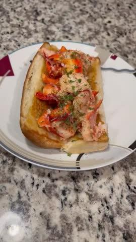 4 Lobster Rolls - Special Price For You - Customer Photo From Scott Sweetow