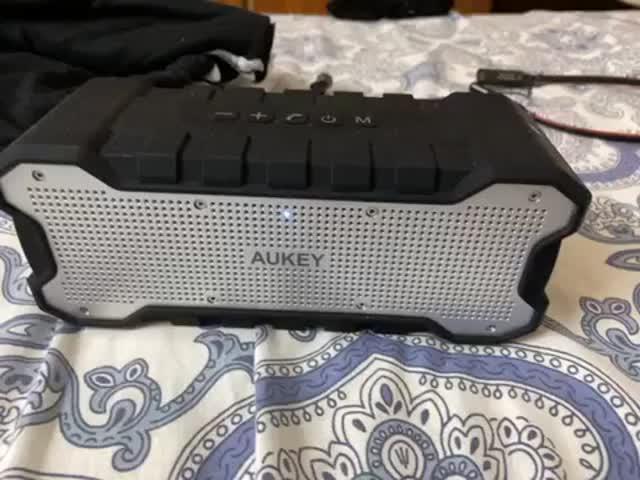 AUKEY Bluetooth Speaker with 30-Hour Playtime, Enhanced Bass, Water Resistant Wireless Speaker for iPhone, iPad, Samsung - SK-M12 - Customer Photo From Naila Kazim