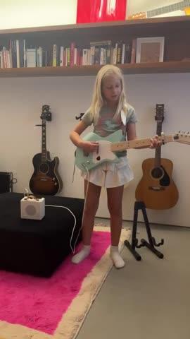 loog pro 6 electric guitar - Customer Photo From Pascal Zuta