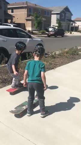 SkateXS Starboard Beginner Complete Skateboard for Kids - Customer Photo From Niccolo Burgi